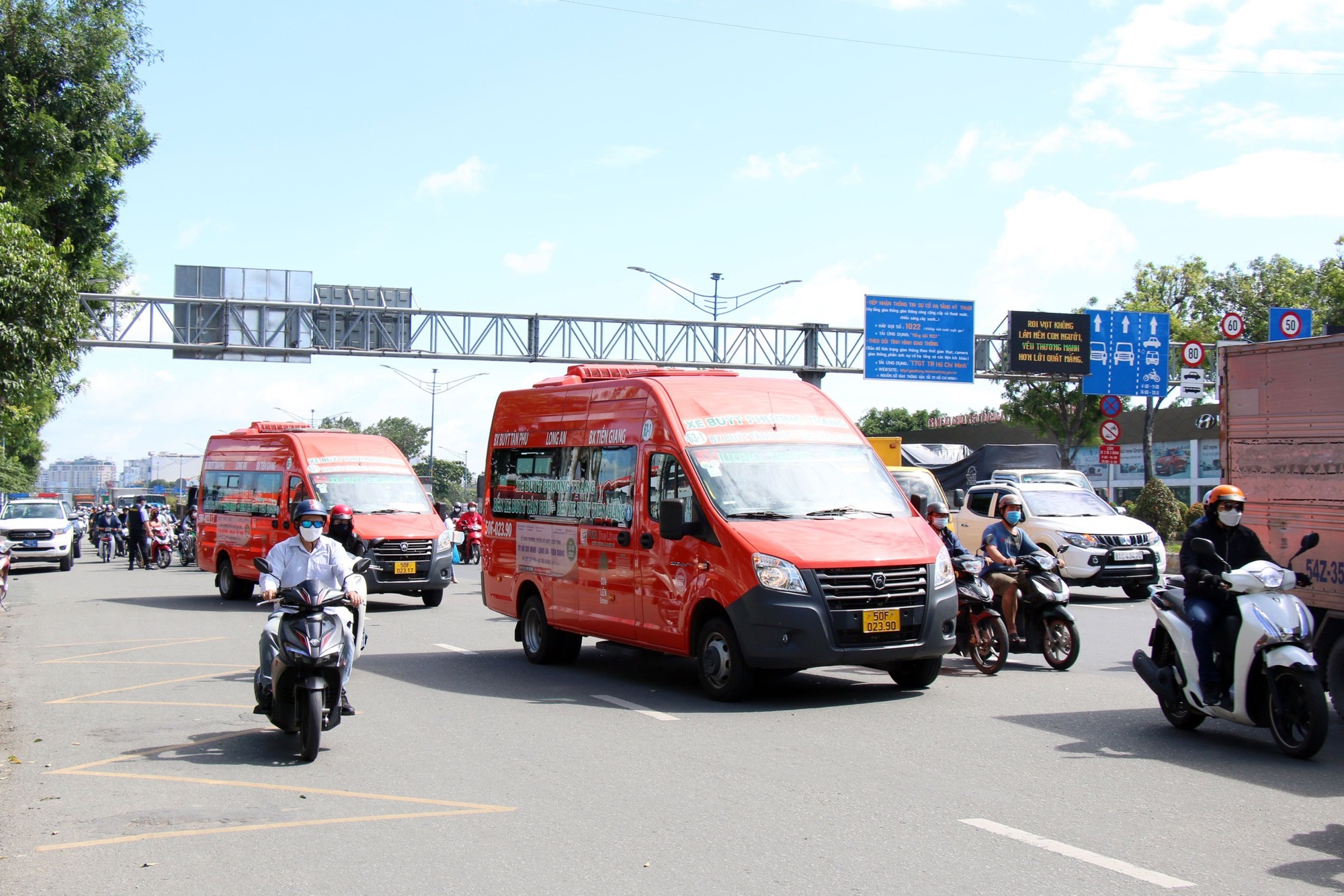 Chuyển đổi phương tiện sang sử dụng điện đối với tuyến vận tải khách: Nhiều thách thức phải vượt qua