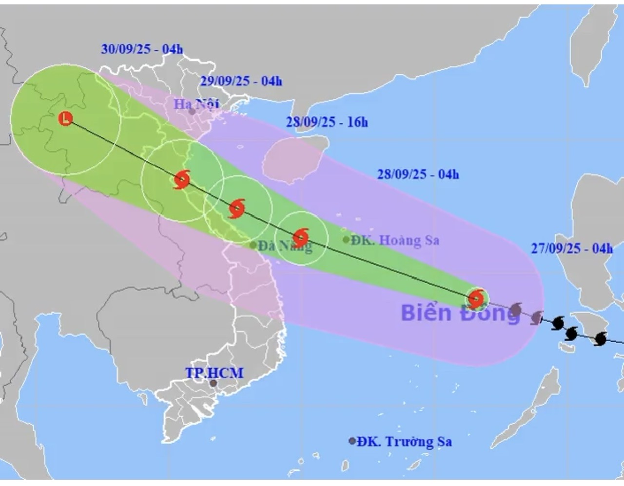 Tập trung chủ động ứng phó với bão số 10