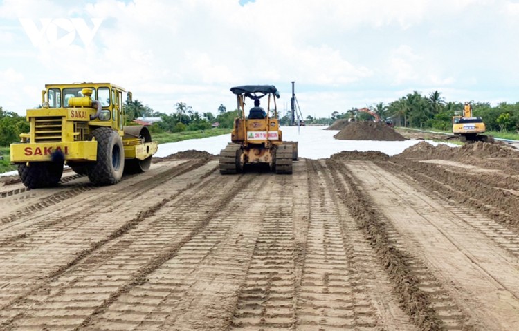Đánh giá hiệu quả gia cố nền đường bằng vật liệu địa kỹ thuật tổng hợp thông qua thí nghiệm CBR