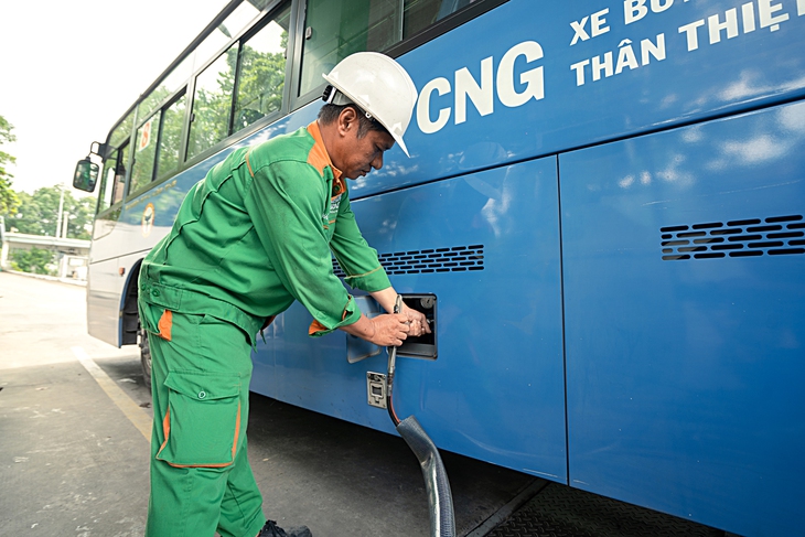 Đừng để giật mình như CNG!