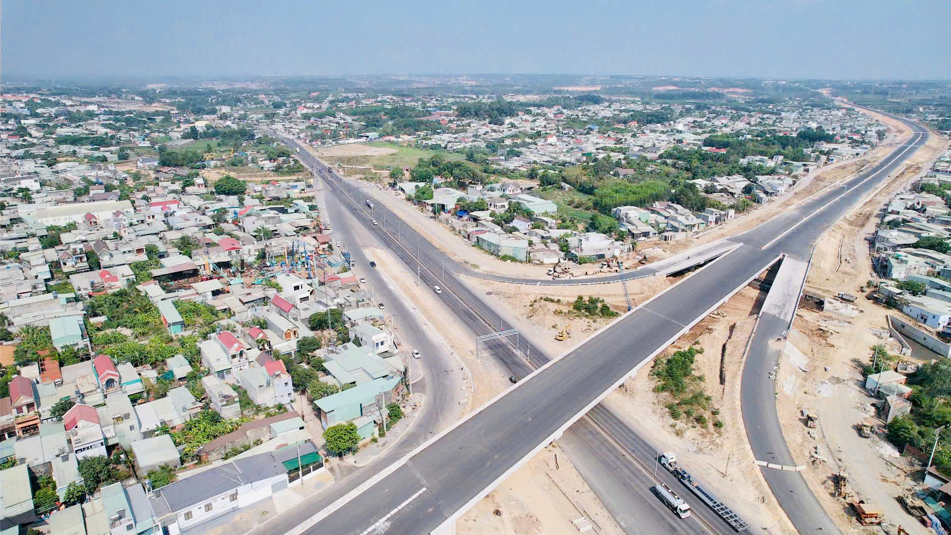 Chuẩn bị thông xe tạm đoạn 16 km cao tốc Biên Hòa - Vũng Tàu trước ngày 18/5