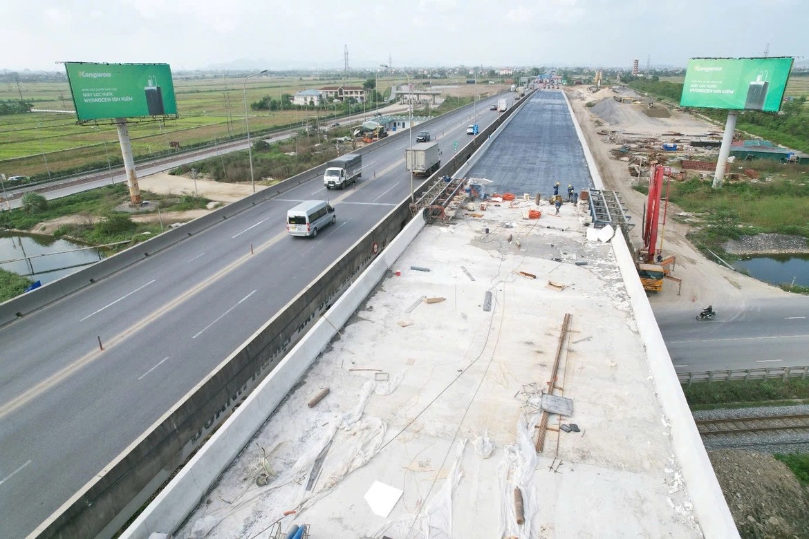 Thúc tiến độ dự án mở rộng cao tốc qua Ninh Bình