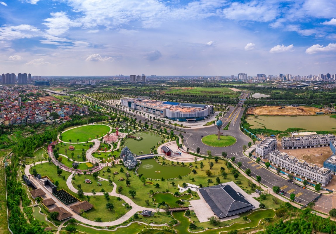 Khu Tây Hà Nội thiết lập mặt bằng giá mới, người dân vẫn không ngừng đổ về đây