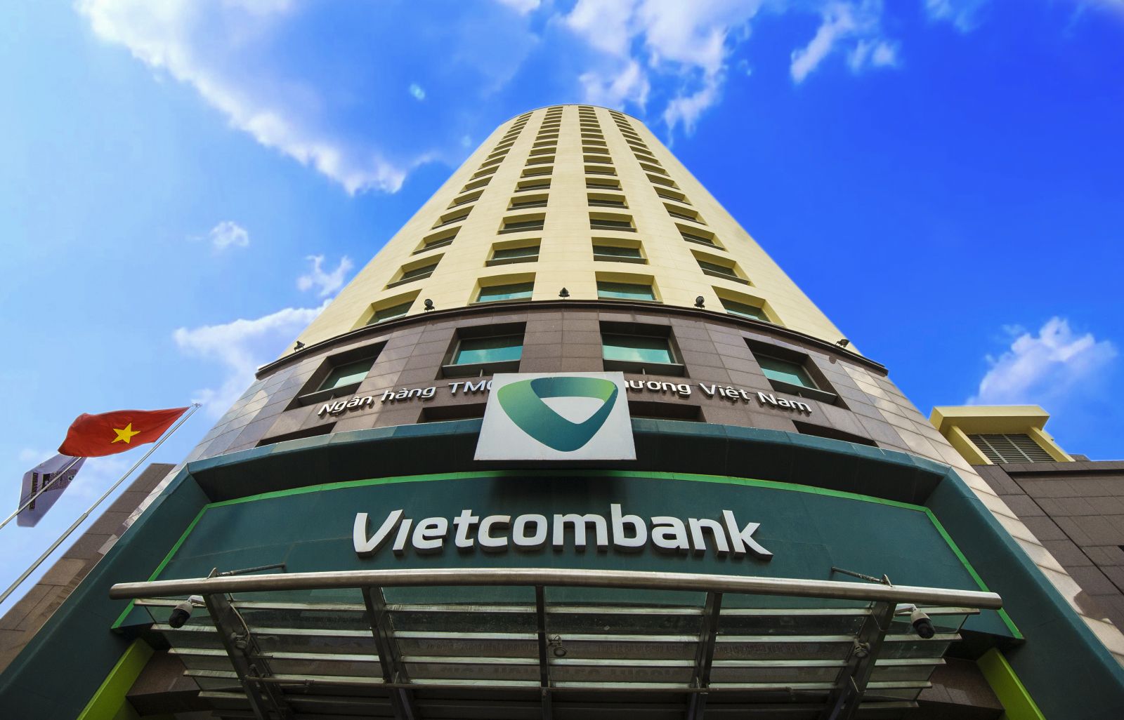 Vietcombank nhận 2 giải thưởng quốc tế uy tín từ International Finance Magazine 