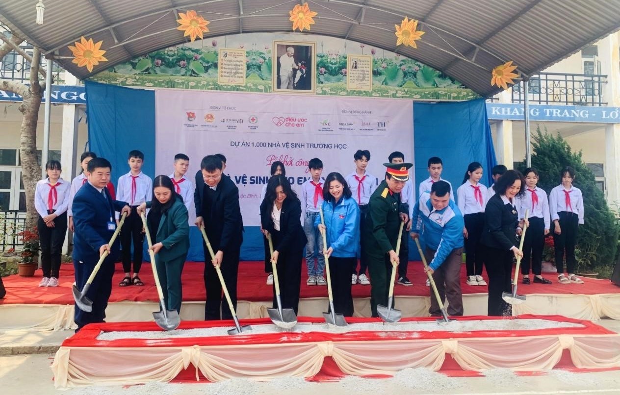 1.000 nhà vệ sinh cho em - Chung khát vọng vì một tầm vóc Việt