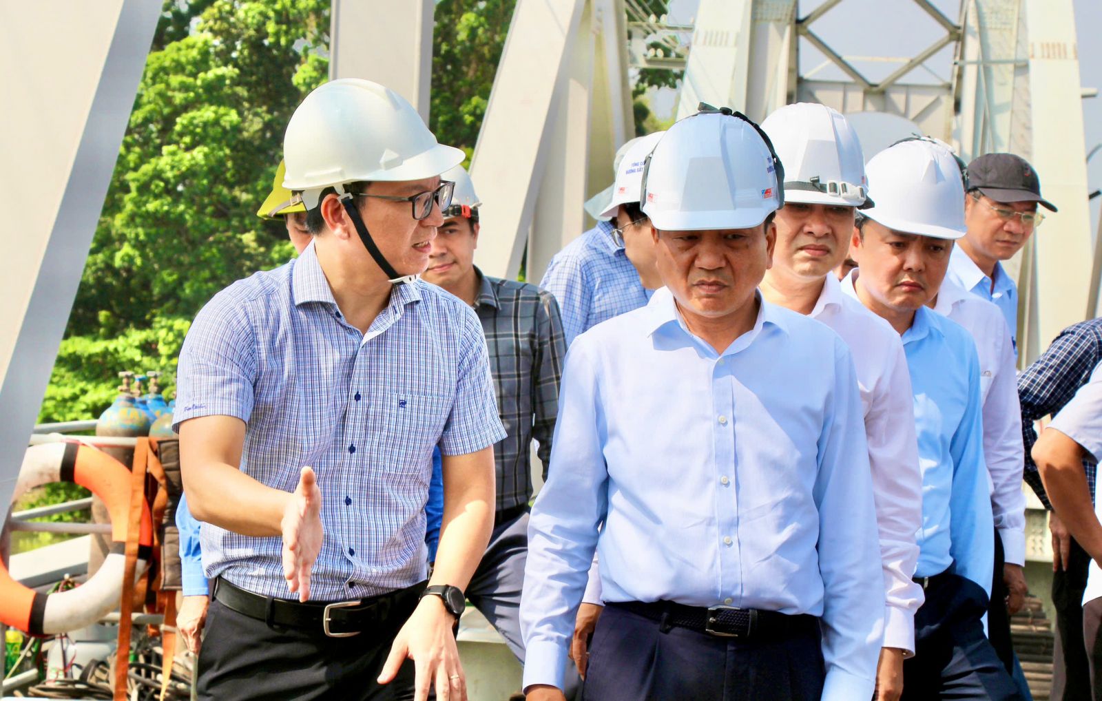 Khẩn trương khắc phục sự cố cầu Ghềnh thông tuyến đường sắt Bắc - Nam ngày 12/3