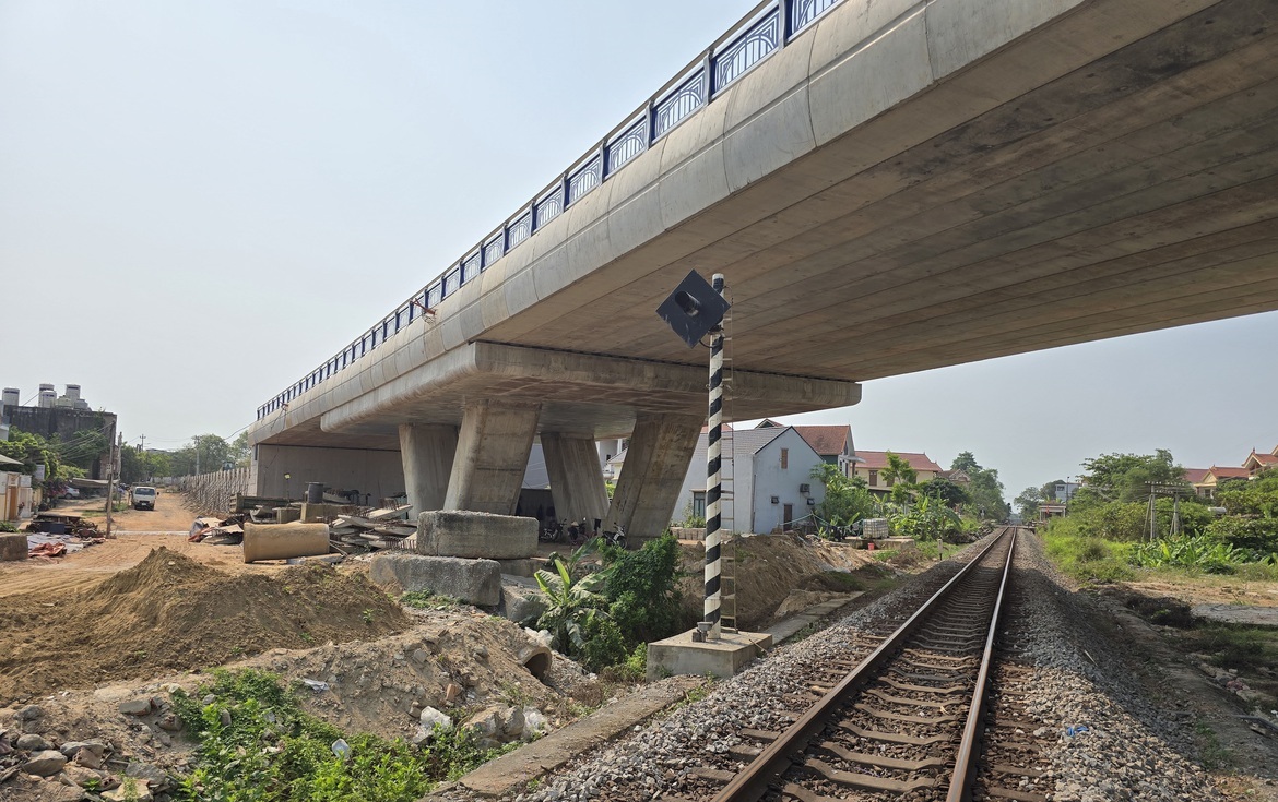 Quảng Trị xử lý dứt điểm mặt bằng dự án cầu vượt đường sắt qua Đồng Hới