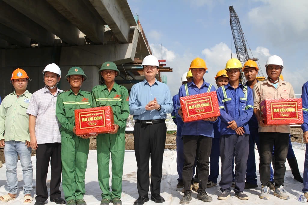 Phấn đấu thông xe kỹ thuật đường Vành đai 3 TP.HCM trong năm 2025