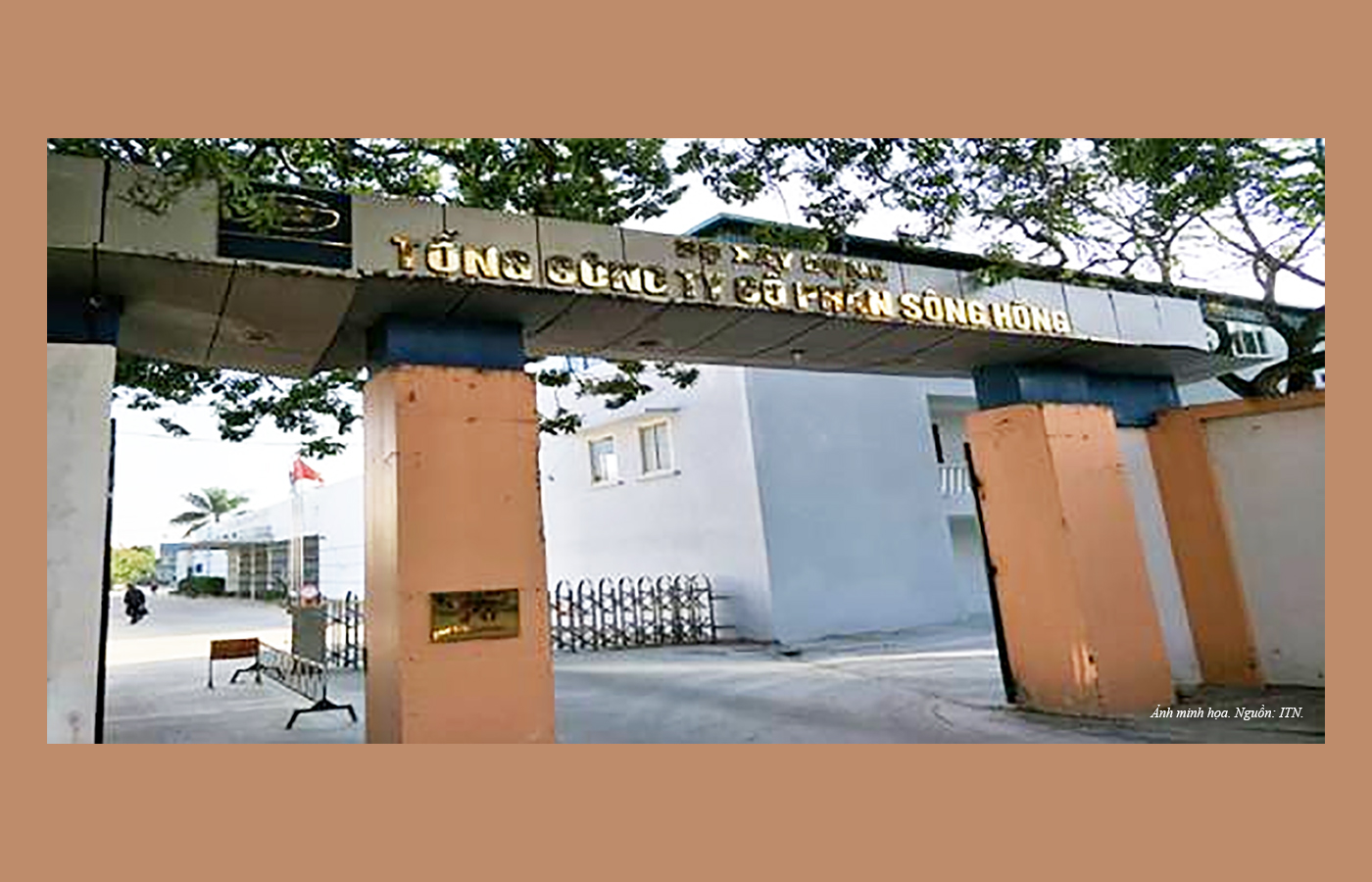 Nhà đầu tư mua cổ phần thoái vốn của SHG cao gấp 3 lần giá trên sàn