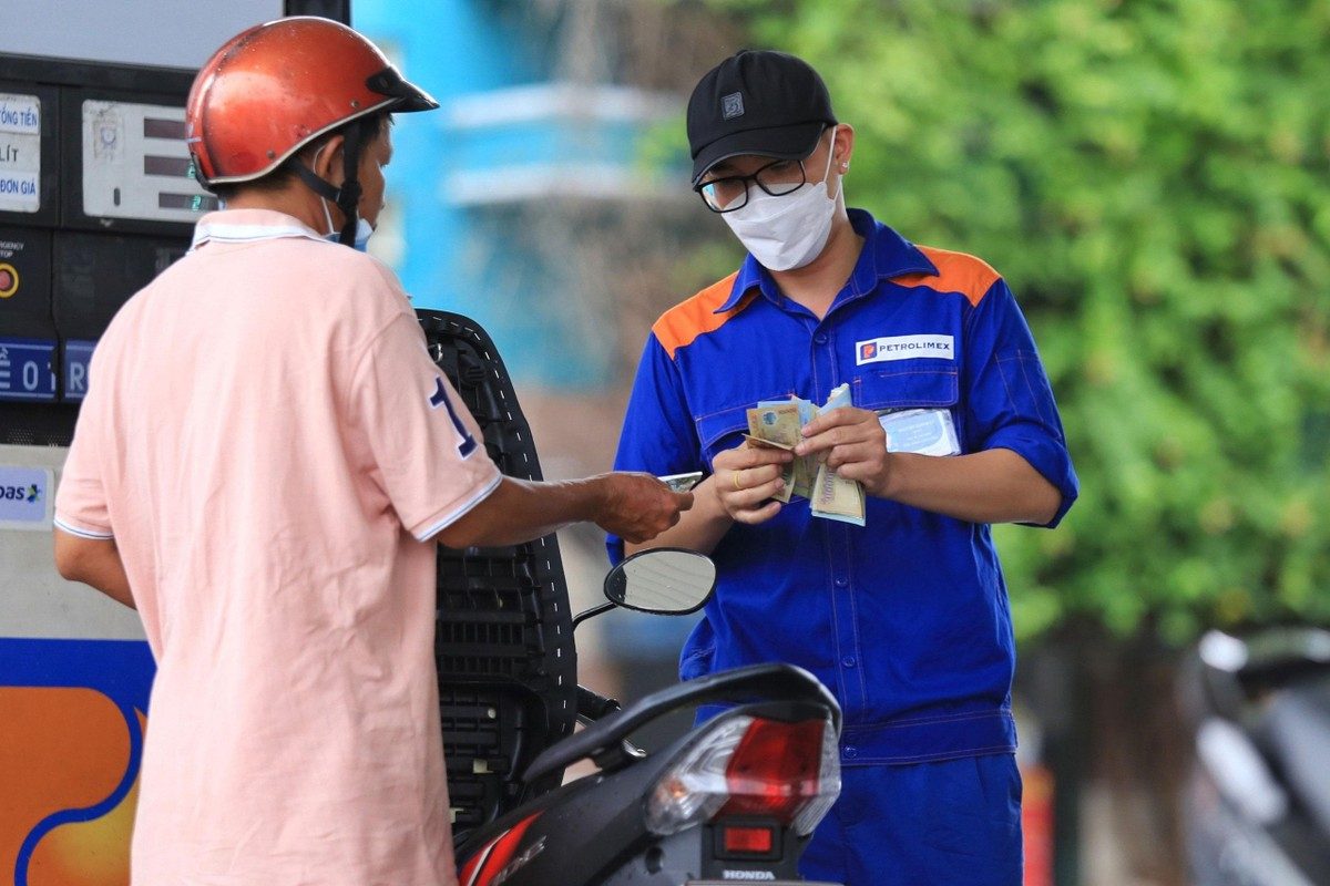 VPI dự báo giá xăng tiếp tục giảm mạnh trong kỳ điều hành tới