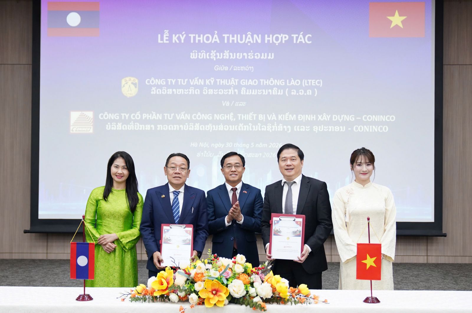 Bộ trưởng Bộ Công chính và Vận tải Lào thăm, làm việc tại CONINCO