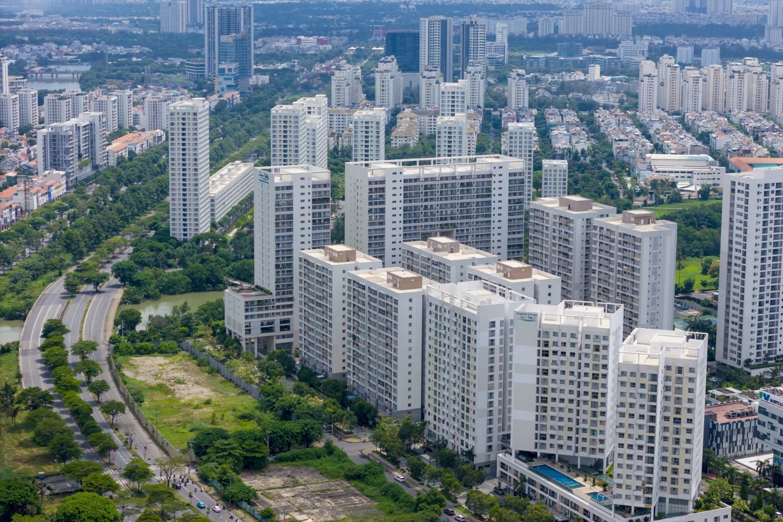 Căn hộ TP.HCM chiếm 96% nguồn cung, giao dịch sôi động trở lại