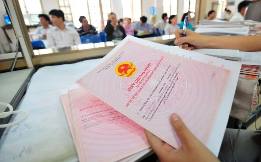 Phân cấp thẩm quyền quy định thủ tục cấp sổ đỏ lần đầu