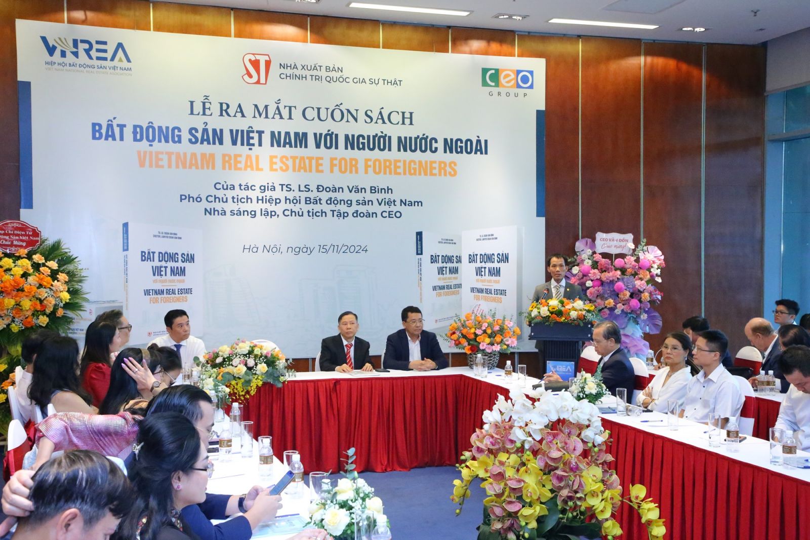 Ra mắt cuốn sách “28Bet28 tải ứng dụng Việt Nam với người nước ngoài - Vietnam Real Estate For Foreigners”