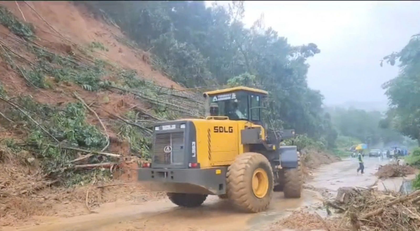 Sạt lở tiếp diễn trên đường Hồ Chí Minh đoạn qua các tỉnh miền Trung