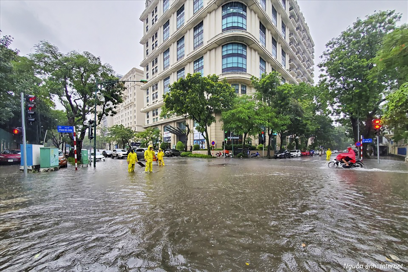 Khắc phục tình trạng úng ngập sau mưa