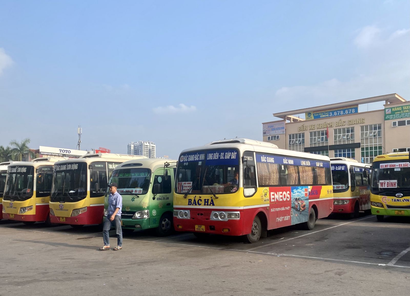 Bến xe khách Bắc Ninh tăng cường tuyên truyền ATGT dịp Tết Bính Ngọ