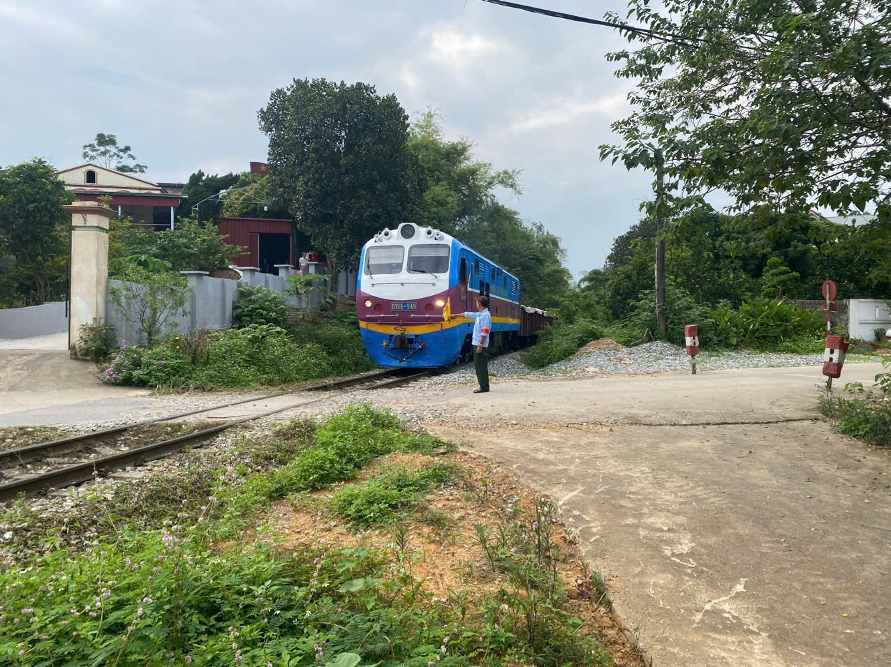 Phú Thọ quyết tâm xóa toàn bộ lối đi tự mở qua đường sắt trước năm 2030