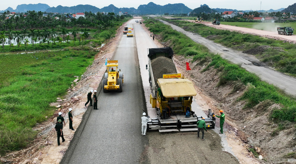 Quảng Ninh: Tăng tốc thi công nhiều dự án trọng điểm