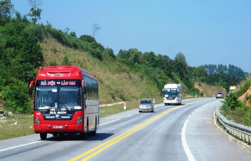 Sửa chữa hư hỏng mặt đường tuyến cao tốc Nội Bài - Lào Cai từ cuối tháng 2