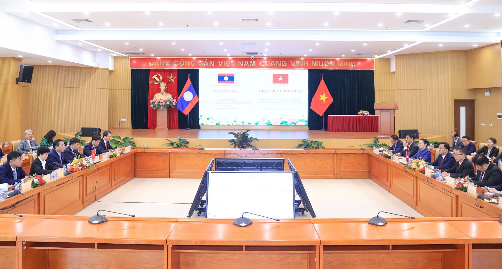 Việt Nam - Lào thúc đẩy kết nối hạ tầng 28 Bet 22vip cá cược thể thao, casino, lô đề, bắn cá chiến lược