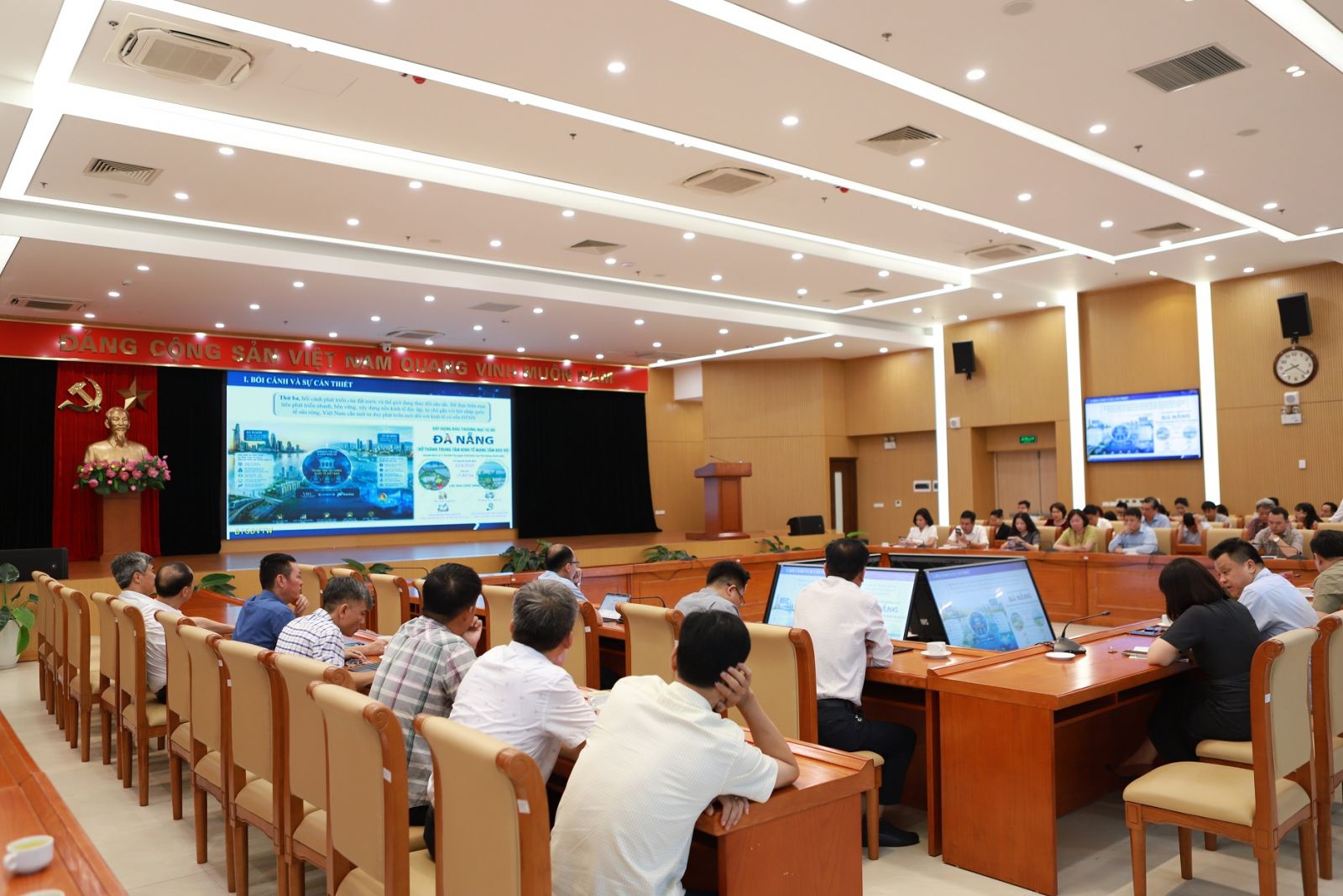 Đảng ủy Bộ Cổng Game 28BET Uy Tín Hàng Đầu kết nối Hội nghị toàn quốc quán triệt Cổng Game 28BET Uy Tín Hàng Đầu 10 của Bộ Chính trị