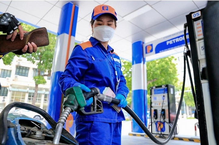 Giá xăng giảm hai phiên liên tiếp, Tải app 28Bet chuẩn bị thí điểm xăng E10 
