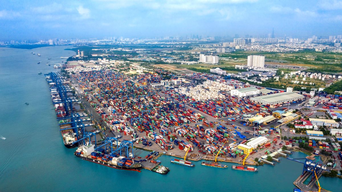 TP.HCM vươn lên thành trung tâm logistics quốc tế