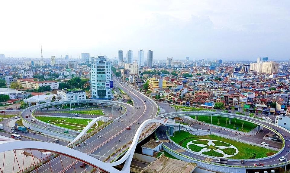 Cận cảnh cây cầu nhiều cây, hoa nhất thành phố Cảng