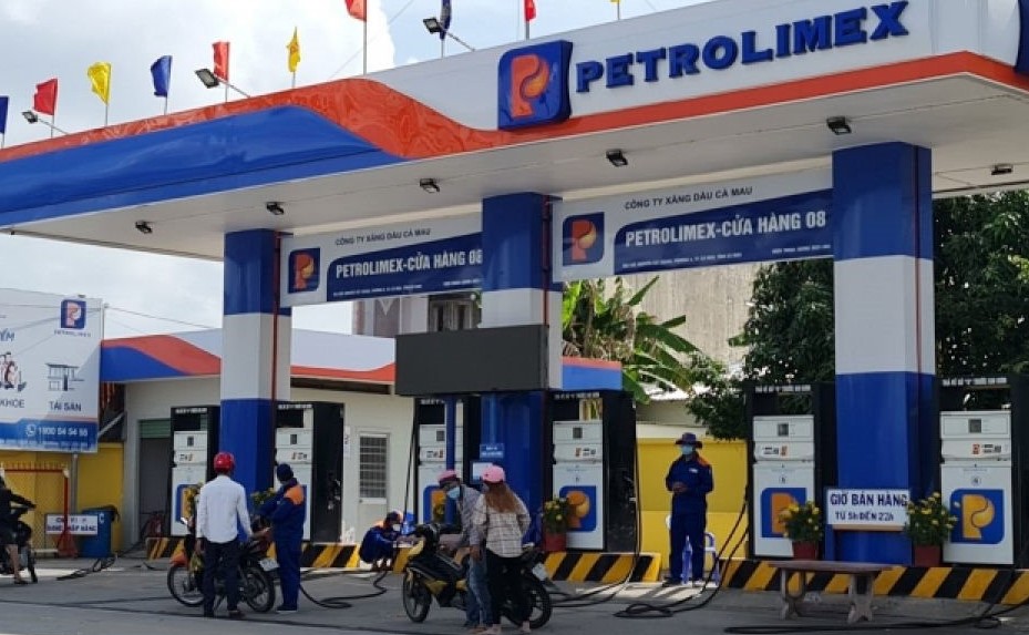 Giá xăng dầu nội địa tiếp tục giảm nhẹ