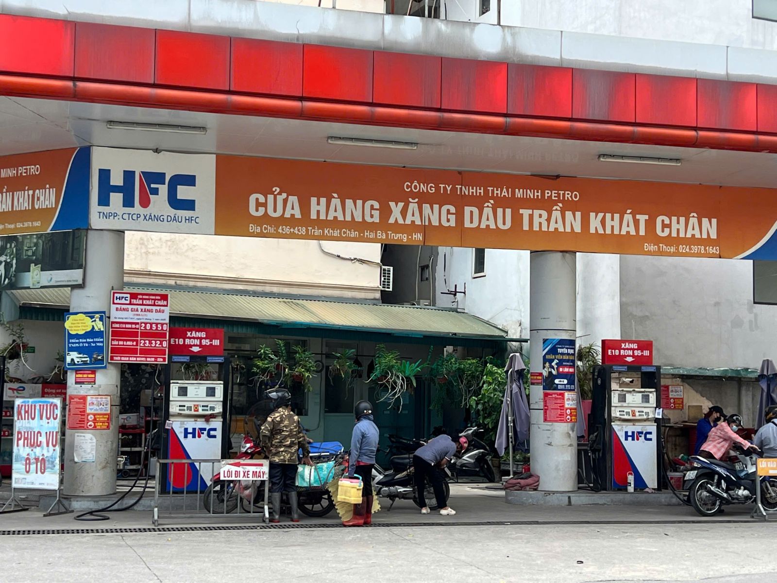 Giá xăng dầu tiếp tục tăng mạnh, dầu diesel lên mức 25.760 đồng/lít