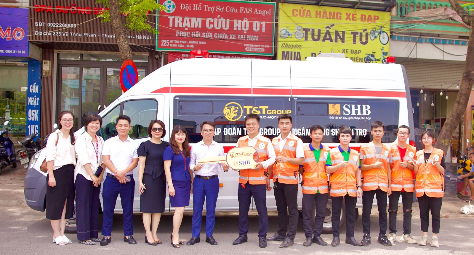 T&T Group và SHB tặng xe cứu thương cho  Đội hỗ trợ sơ cứu FAS Angel Hà Nội