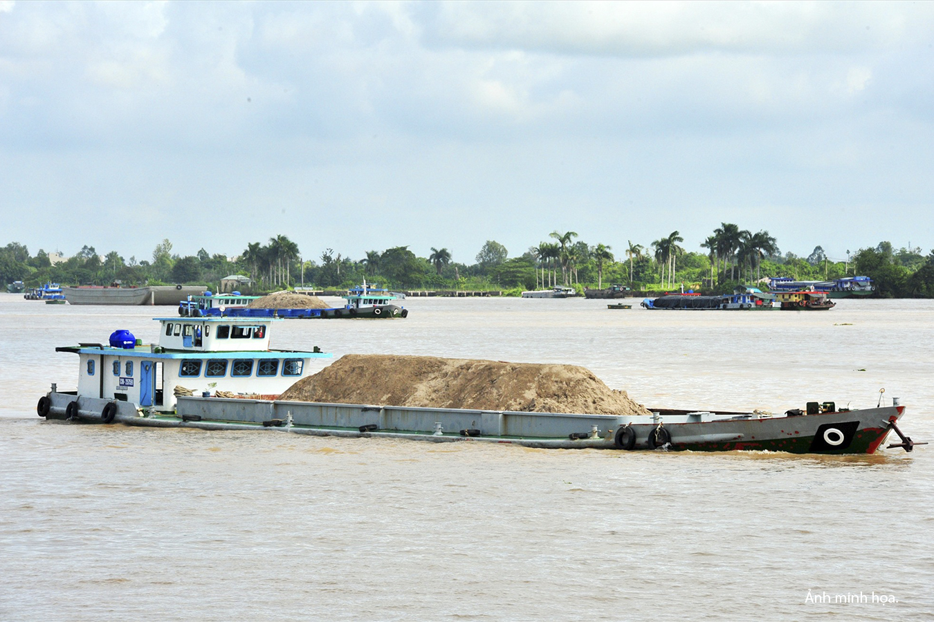 Giao mỏ cát theo cơ chế đặc thù, nhưng phải đúng quy định