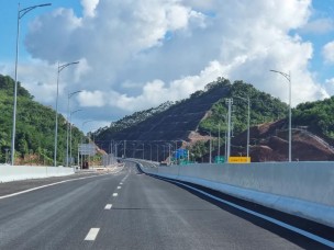 Vì sao chưa có trạm dừng nghỉ trên tuyến cao tốc Vân Đồn-Móng Cái?