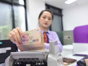 Nới room tín dụng: Doanh nghiệp bất động sản vừa mừng vừa lo