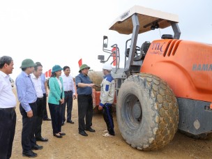 Thủ tướng phát động phong trào thi đua phát triển hạ tầng hiện đại, tiết kiệm