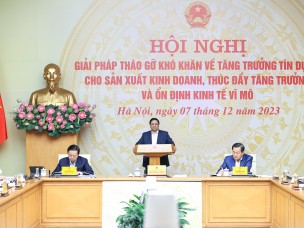 Thủ tướng: Không hạ chuẩn tín dụng nhưng xử lý linh hoạt phù hợp tình hình